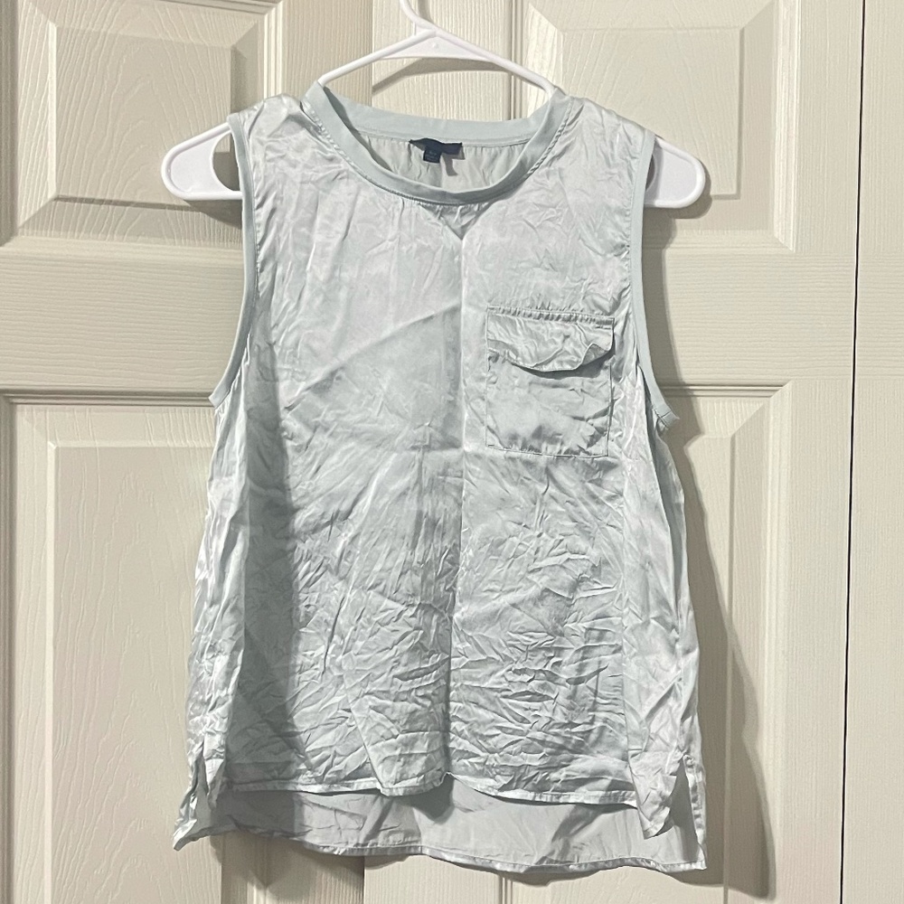 ATM Anthony Thomas Melillo Silk Charmeuse Sleeveless Blouse in Frost.  CON K